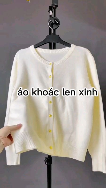 Áo khoác len #aokhoaclen #ShopeeCreator #LuotVuiMuaLien #VideohangThoiTrang #shopeevideo