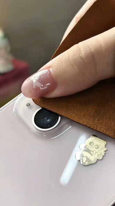 Khăn da cừu thật lau ống kính, điện thoại#ShopeeCreator #LuotVuiMuaLien #videonganhgiadung #ShopeeVideo #KOLUyTin