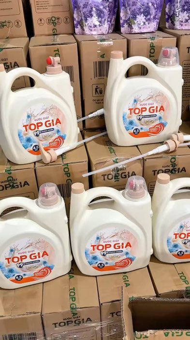 Nước giặt can topgia #cannuocgiattopgia #nuocgiattopgia #nuocgiat #HangMoiVe #KOLUyTin #ShopeeVideo #LuotVuiMuaLien
