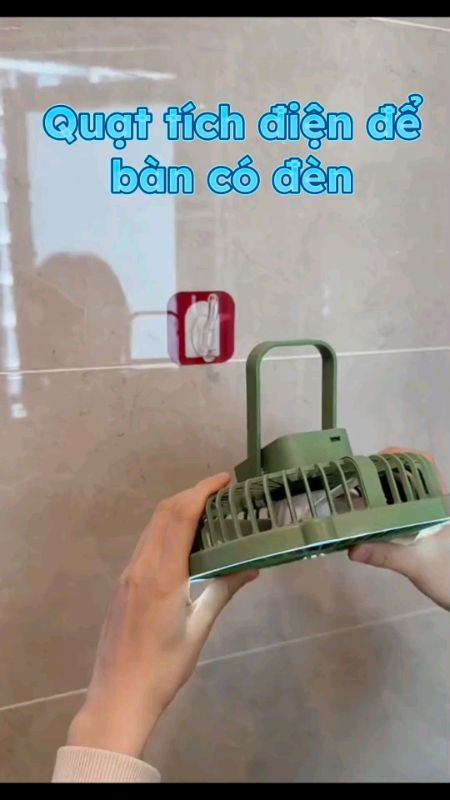 Quạt tích điện để bàn có đèn  #ShopeeVideo #ShopeeCreator #LuotVuiMuaLien