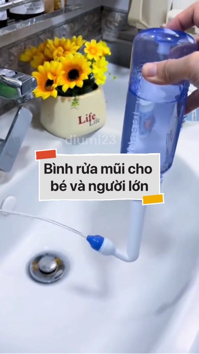 Bình rửa mũi cho bé và người lớn #VideohangDoiSong#shopeestyle#ShopeeVideo#ShopeeCreator#LuotVuiMuaLien#KOLUyTin#Videomuasam #SandealcungKOL #diumi914