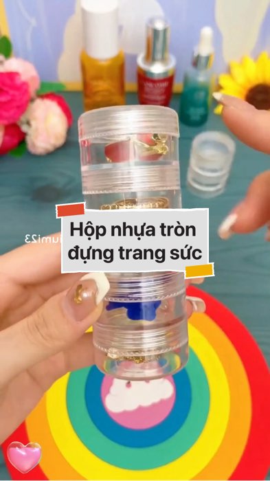 ￼Hộp nhựa tròn đựng trang sức #VideohangDoiSong#ShopeeVideo#ShopeeCreator #LuotVuiMuaLien#KOLUyTin#Videomuasam #SandealcungKOL #diumi125