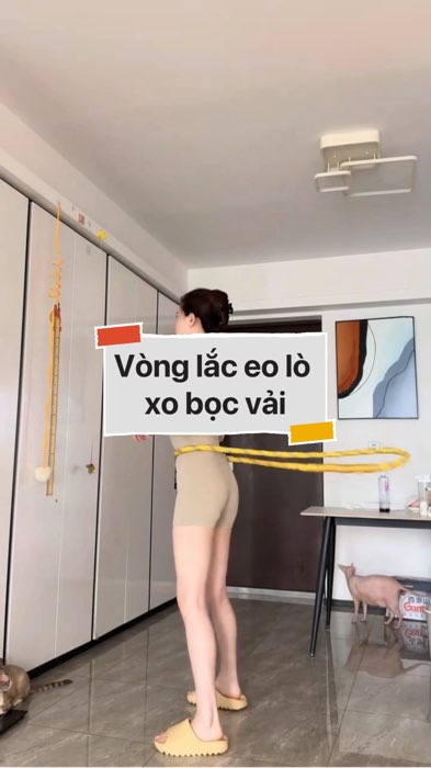 Vòng lắc eo lò xo bọc vải #VideohangDoiSong#ShopeeVideo#ShopeeCreator #LuotVuiMuaLien#KOLUyTin#Videomuasam #SandealcungKOL #diumi147