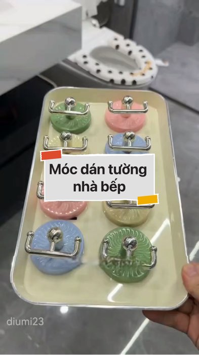 Móc dán tường nhà bếp #VideoHangGiaDung#shopeestyle#ShopeeVideo#ShopeeCreator #LuotVuiMuaLien #diumi317