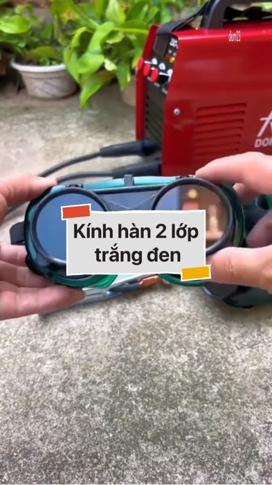 ￼Kính hàn 2 lớp trắng đen #VideohangDoiSong#ShopeeVideo#ShopeeCreator #LuotVuiMuaLien#KOLUyTin#Videomuasam #SandealcungKOL #diumi299