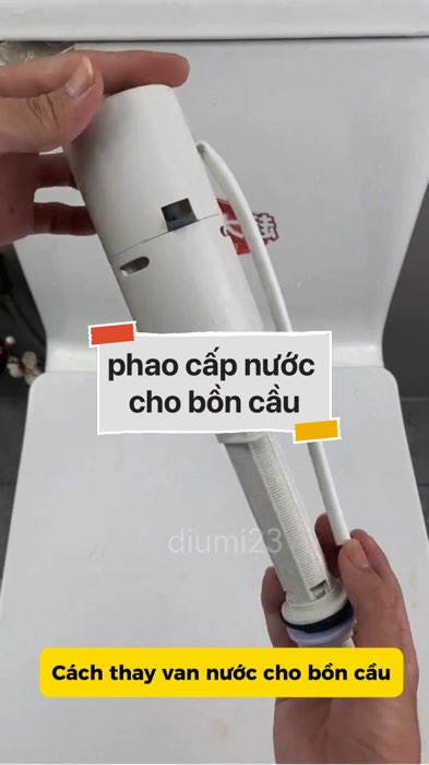 Cách thay phao nước cấp cho bồn cầu #VideohangDoiSong#ShopeeVideo#ShopeeCreator #LuotVuiMuaLien#KOLUyTin#Videomuasam #SandealcungKOL #diumi411