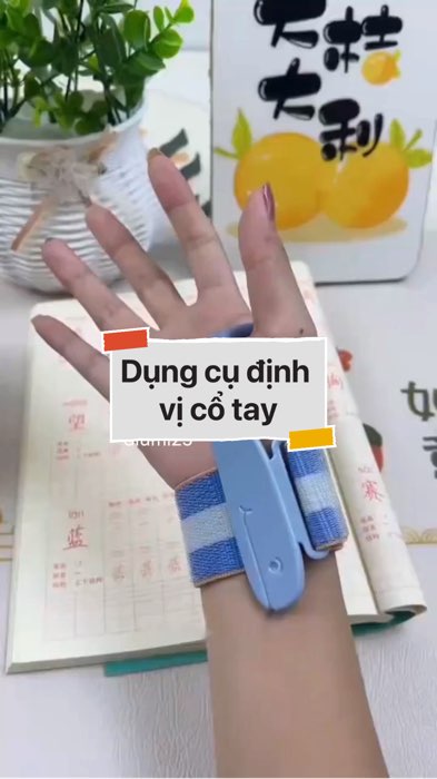 ￼Dụng cụ định vị cổ tay #VideohangDoiSong#ShopeeVideo#ShopeeCreator #LuotVuiMuaLien#KOLUyTin#Videomuasam #SandealcungKOL #diumi555