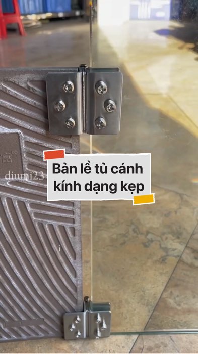 ￼Bản lề tủ cánh kính dạng kẹp #VideohangDoiSong#ShopeeVideo#ShopeeCreator #LuotVuiMuaLien#KOLUyTin#Videomuasam #SandealcungKOL #diumi735