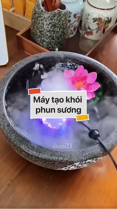 ￼Máy tạo khói phun sương #VideohangDienTu#shopeestyle#ShopeeVideo#ShopeeCreator #LuotVuiMuaLien#KOLUyTin#Videomuasam #SandealcungKOL #diumi787