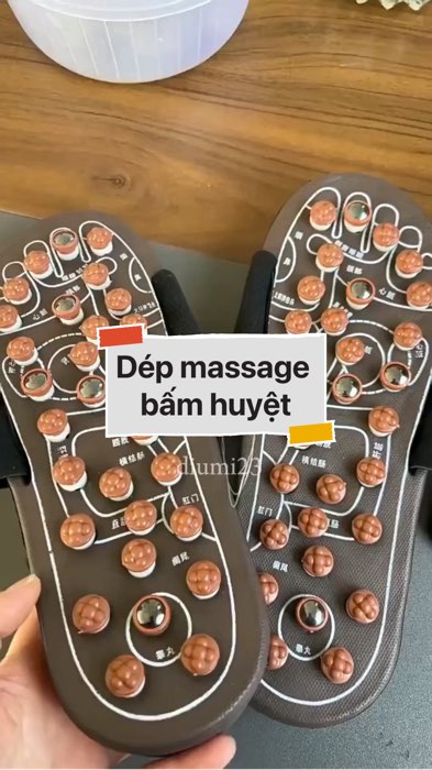 Dép massage bấm huyệt #VideohangDoiSong#ShopeeVideo#ShopeeCreator #LuotVuiMuaLien#KOLUyTin#Videomuasam #SandealcungKOL #diumi819