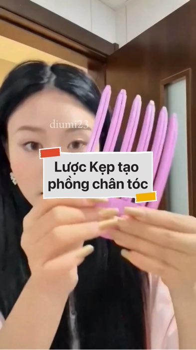 Lược Kẹp tạo phồng chân tóc #VideohangLamDep#shopeestyle#ShopeeVideo#ShopeeCreator #LuotVuiMuaLien#KOLUyTin#Videomuasam #SandealcungKOL #diumi895