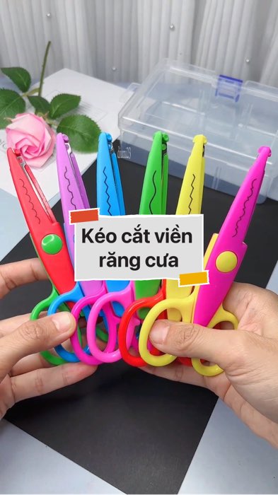 Kéo cắt viền răng cưa #videohangvanphongpham#shopeestyle#ShopeeVideo#ShopeeCreator #LuotVuiMuaLien #diumi898