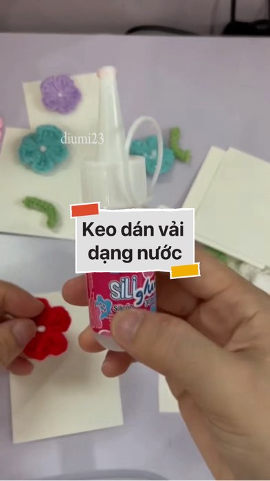 ￼Keo dán vải dạng nước #VideohangDoiSong#ShopeeVideo#ShopeeCreator #LuotVuiMuaLien#KOLUyTin#Videomuasam #SandealcungKOL #diumi961