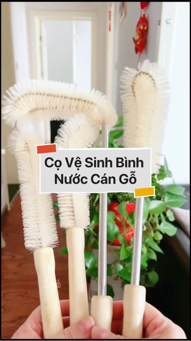 ￼Cọ Vệ Sinh Bình Nước Cán Gỗ #VideoHangGiaDung#shopeestyle#ShopeeVideo#ShopeeCreator #LuotVuiMuaLien #diumi13