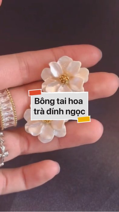 Bông tai hoa trà đính ngọc #VideohangThoiTrang#shopeestyle#ShopeeVideo#ShopeeCreator#LuotVuiMuaLien#KOLUyTin #diumi147