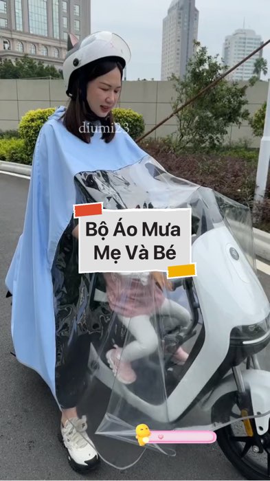 Bộ Áo Mưa Mẹ Và Bé An Toàn #VideohangDoiSong#ShopeeVideo#ShopeeCreator #LuotVuiMuaLien#KOLUyTin#Videomuasam #SandealcungKOL #diumi227