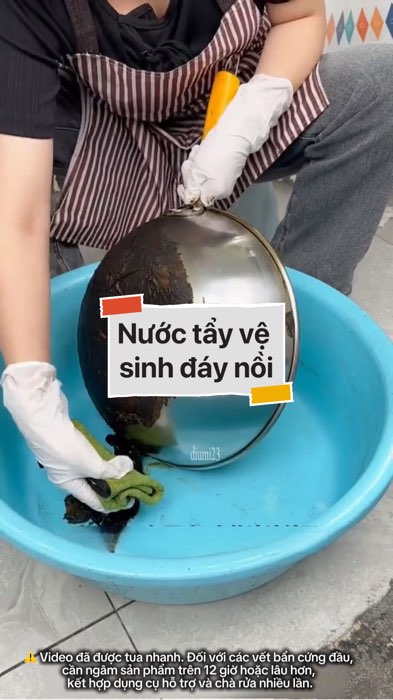 Nước tẩy vệ sinh đáy nồi #VideohangTieuDung #shopeestyle#ShopeeVideo#ShopeeCreator #LuotvuiMuaLien#KOLUyTin#Videomuasam #SandealcungKOL #diumi15
