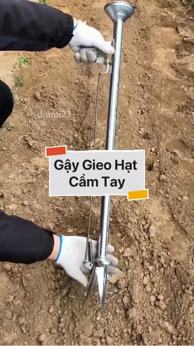 Gậy Gieo Hạt Cầm Tay #VideohangDoiSong#ShopeeVideo#ShopeeCreator #LuotVuiMuaLien#KOLUyTin#Videomuasam #SandealcungKOL #diumi118