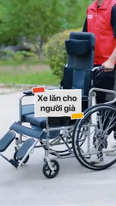 ￼Xe lăn tay ngã lưng, có đệm và bô vệ sinh Xe lăn,đa năng - Có thể ngã thành giường #diumi241