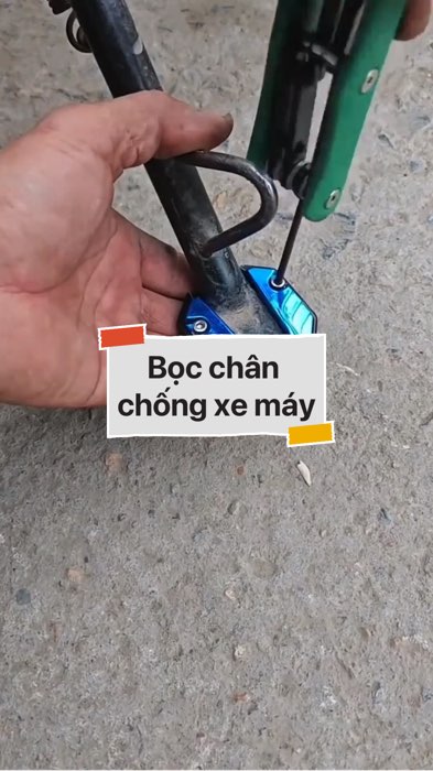 Bọc chân chống xe #VideohangDoiSong#ShopeeVideo#ShopeeCreator #LuotVuiMuaLien#KOLUyTin#Videomuasam #SandealcungKOL #diumi289