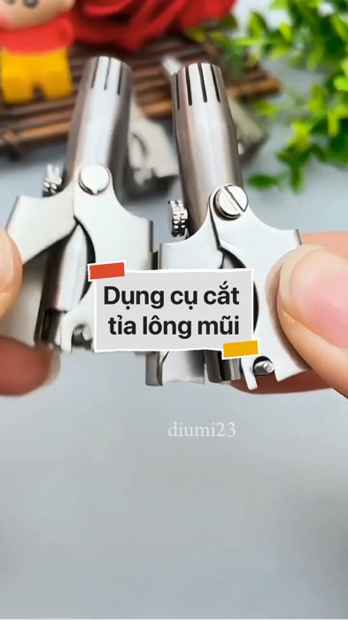 ￼Dụng cụ cắt tỉa lông mũi tiện lợi #VideohangDoiSong#ShopeeVideo#ShopeeCreator #LuotVuiMuaLien#KOLUyTin#Videomuasam #SandealcungKOL #diumi321