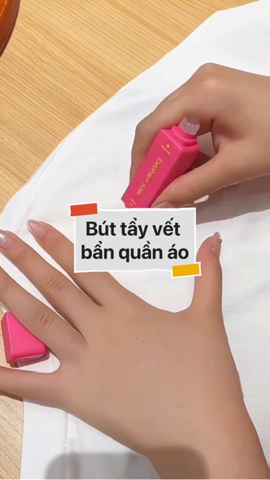 Bút tẩy vết bẩn quần áo #VideohangDoiSong#ShopeeVideo#ShopeeCreator #LuotVuiMuaLien#KOLUyTin#Videomuasam #SandealcungKOL #diumi375