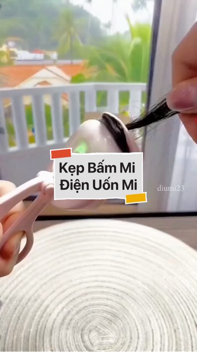 ￼Kẹp Bấm Mi Điện Uốn Mi #VideohangLamDep#shopeestyle#ShopeeVideo#ShopeeCreator #LuotVuiMuaLien#KOLUyTin#Videomuasam #SandealcungKOL #diumi400