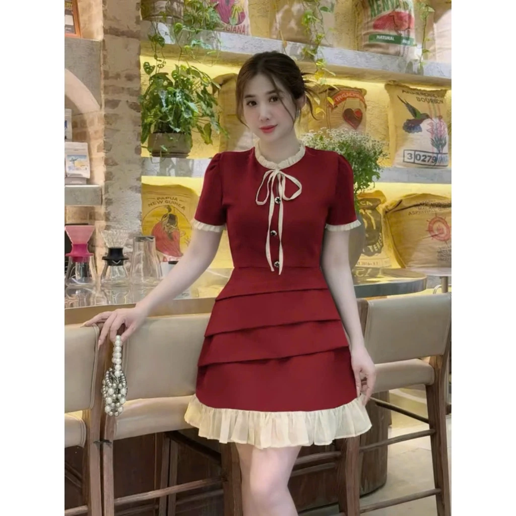 Váy thiết kế dáng A trẻ trung, thanh lịch phù hợp đi chơi, đi tiệc và đi làm. Váy thiết kế Rosy V92