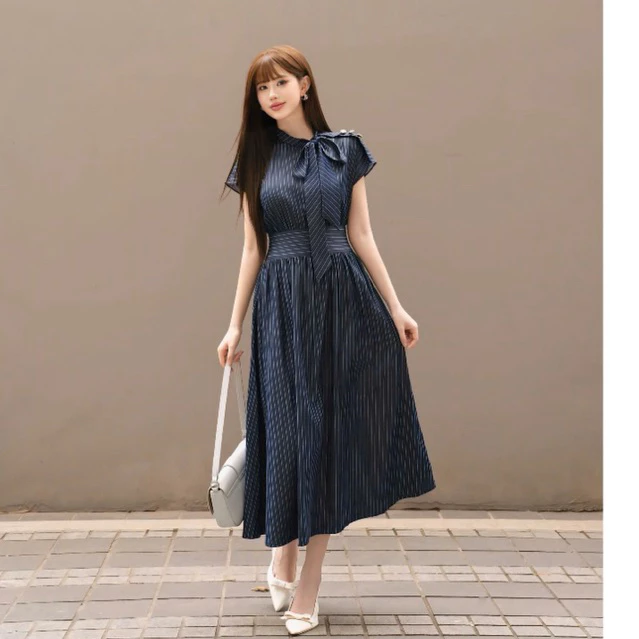 Váy thiết kế Rosy V99 dáng dài, váy kẻ trẻ trung phù hợp đi làm, đi chơi và đi tiệc