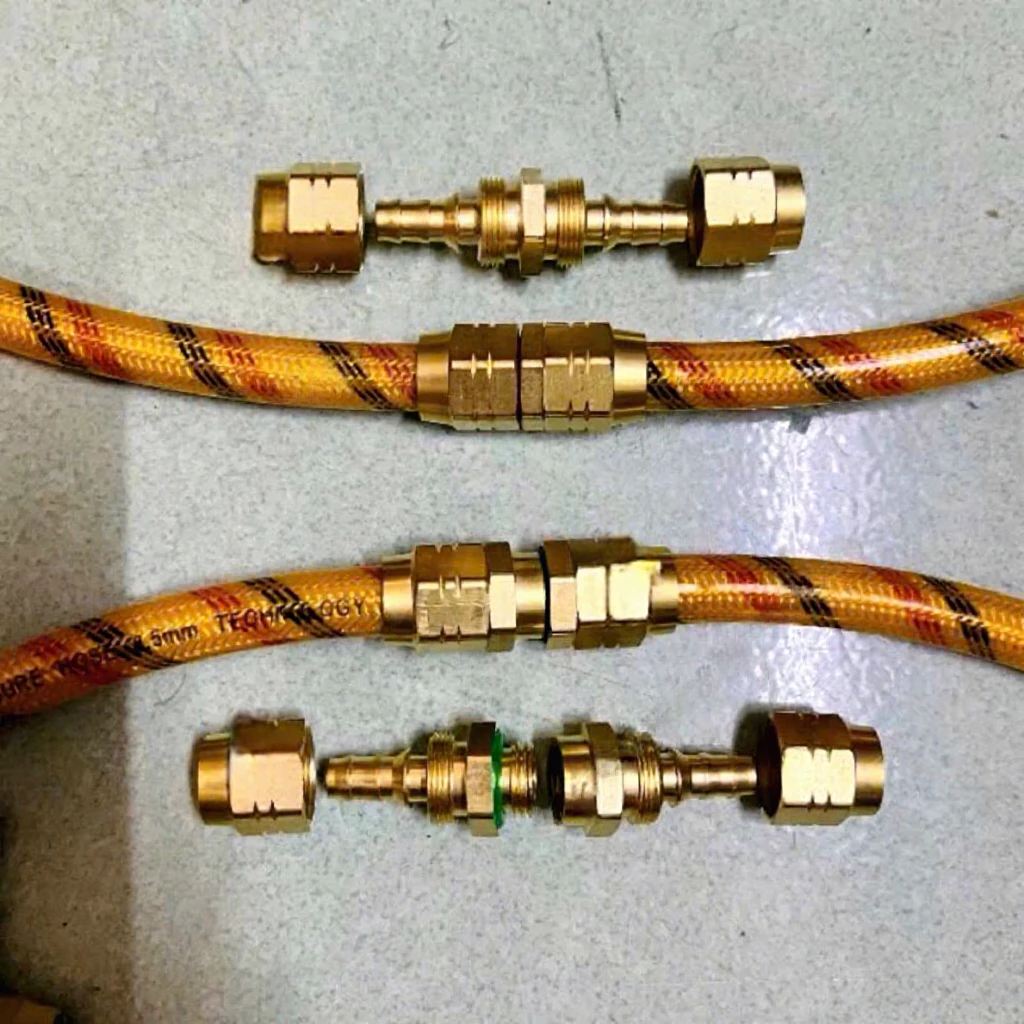Đầu Nối Dây Xịt Rửa Xe Dây Cá Sấu Dây Xịt 8.5mm 6.5mm - không dùng được cho dây máy rửa gia đình